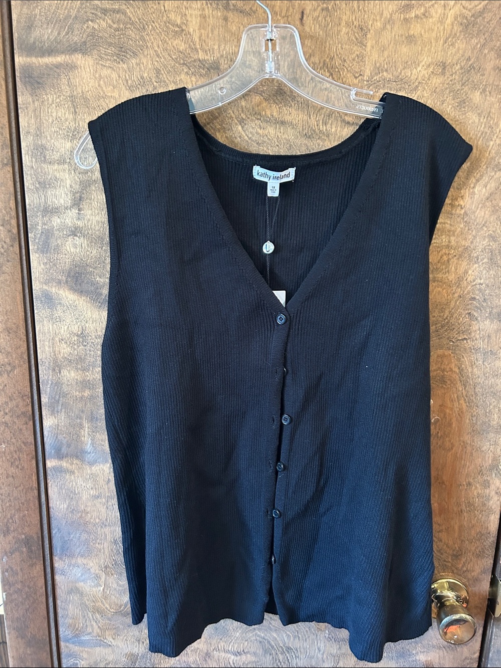 kathy ireland Black Ribbed V‑Neck Button Front Sleeveless Top
